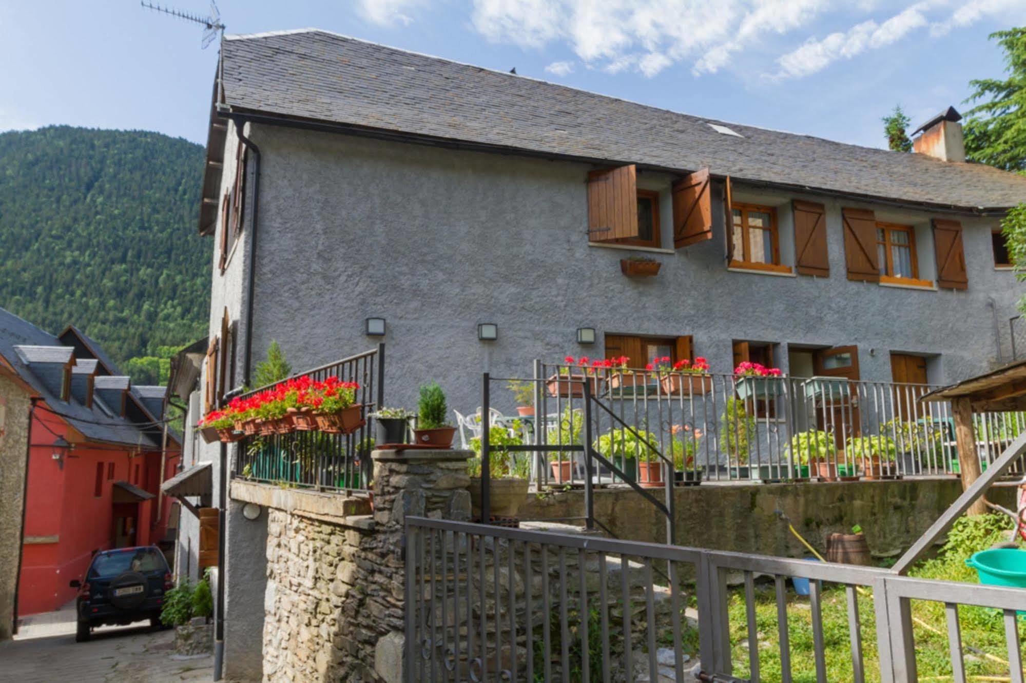 Hostal Aiguamog Salardu Exterior photo