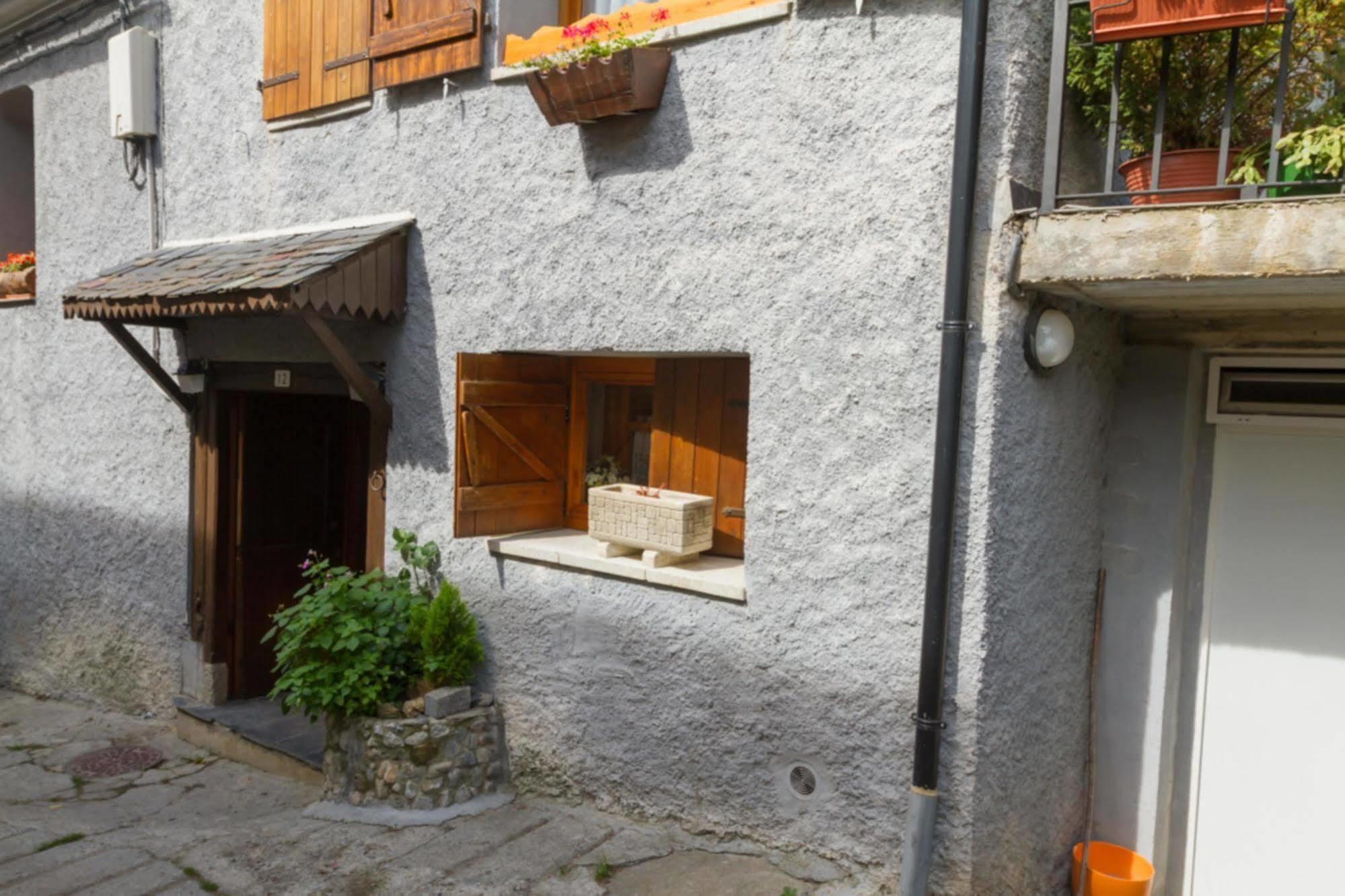 Hostal Aiguamog Salardu Exterior photo